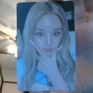 G idle Yuqi Photocard From Heat Album
